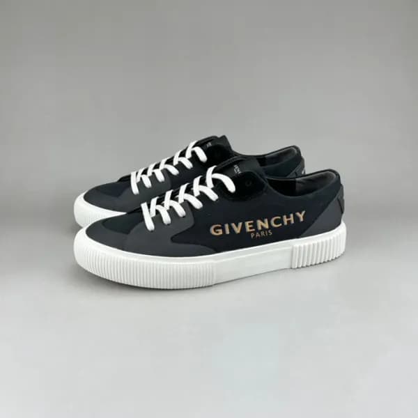 지방시 남성 클래식 블랙 스니커즈 - Givenchy Mens Black Sneakers … - 1