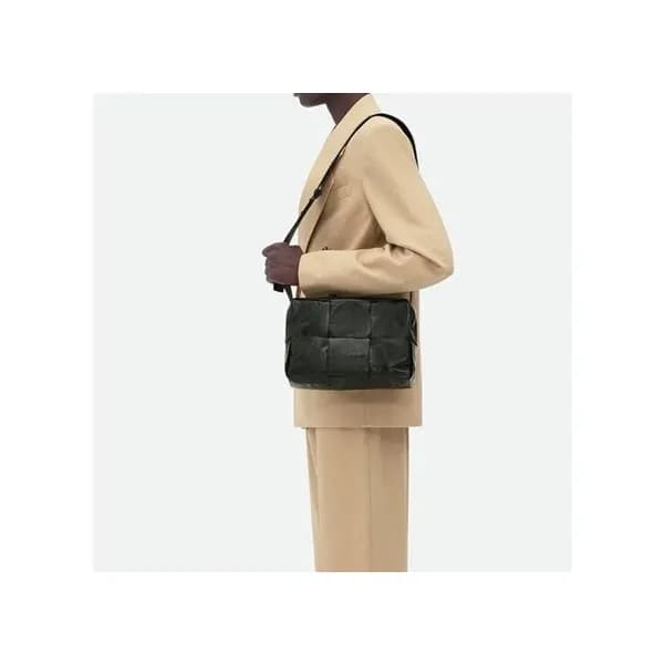 보테가베네타 남성 카세트백 - Bottega Veneta Mens Deep-green Ca… - 1