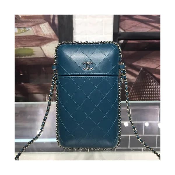 Chanel 2019 Leather Chain Shoulder Bag / Phone Bag… - 1