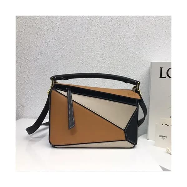 Loewe 2019 Puzzle Small Shoulder Bag, 24CM - 로에베 2… - 1