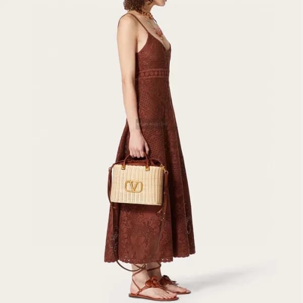 발렌티노 여성 VLogo 베이지 토트백 - Valentino Womens Beige Tot… - 1