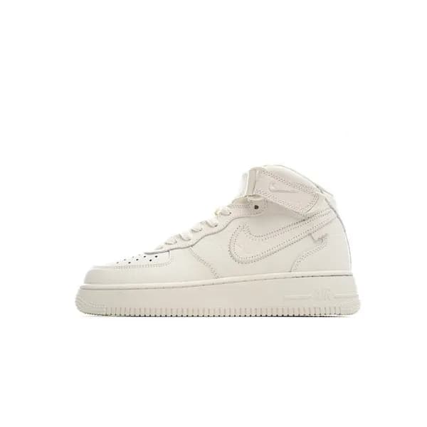 나이키 남/녀 화이트 하이탑 스니커즈 - Nike Air Force 1 Unisex Sne… - 1