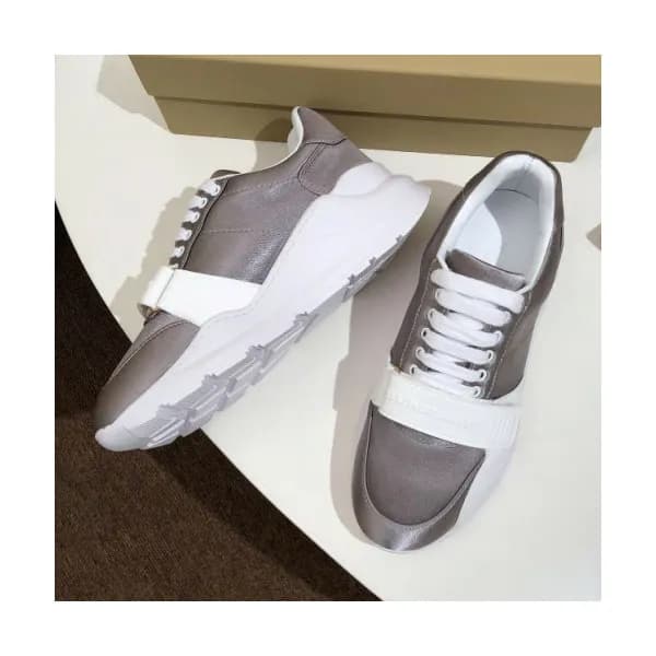 [파격특가]Burberry 2019 Womens Casual Logo Leather Run… - 1