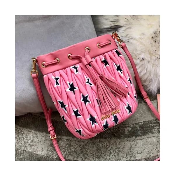 MiuMiu 2019 Matelasse Bucket Shoulder Cross Bag,1… - 1