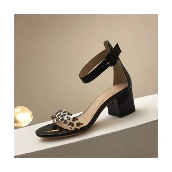 Gianvito Rossi 2019 Ladies Leather Middle Heel San… - 1