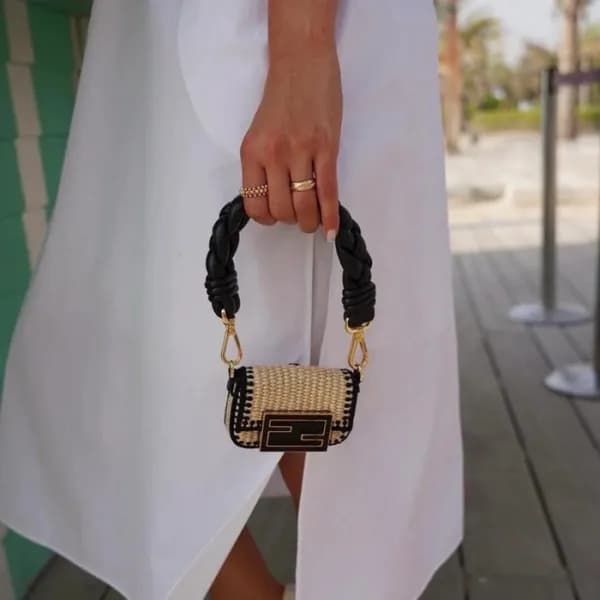 펜디 여성 베이지 나노 바게트 백 - Fendi Womens Baguette Bag - f… - 1