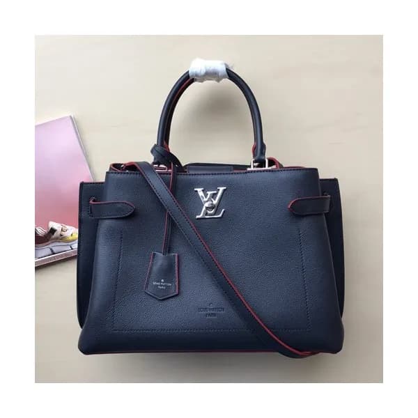 [데일리백으로 강추]Louis Vuitton 2019 Lock Me Day Tote Sho… - 1