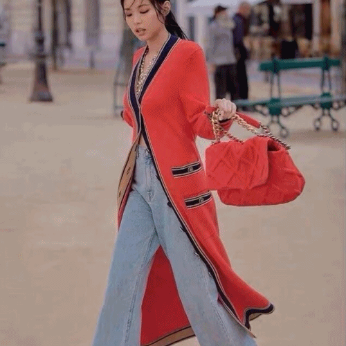 Chanel 2019 Ladies Trendy V-neck Wool Long Cardiga… - 1