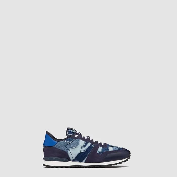 발렌티노 남성 라미네이트 가공 카무플라주 느와르 락러너 스니커즈 - Valentino Me… - 1