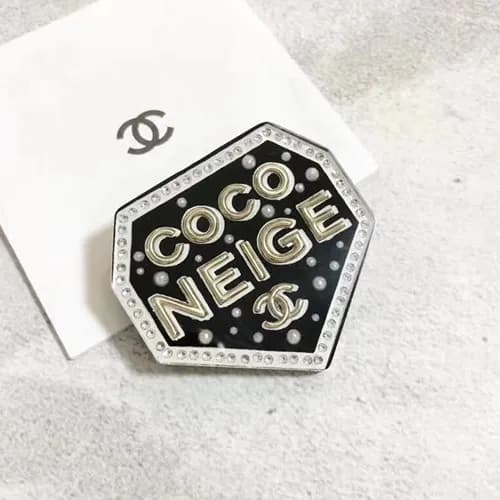 CHANEL White Gold Brooch - 샤넬 여성용 18k도금 화이트 골드 브… - 1