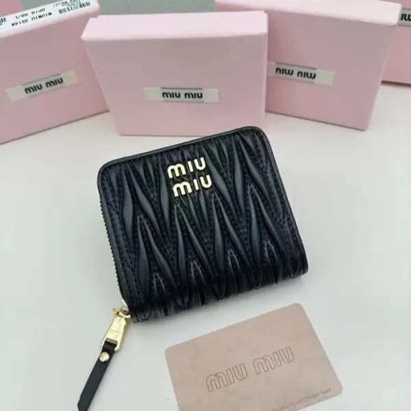 MiuMiu 2023 Leather Wallet - 미우미우 2023 레더 여성용 반지갑… - 1
