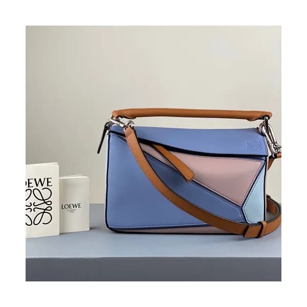 Loewe 2020 Puzzle Small Shoulder Bag, 24CM - 로에베 2… - 1