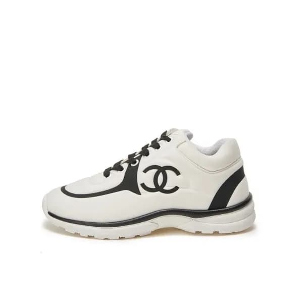 샤넬 남/녀 화이트 CC 스니커즈 - Chanel Unisex White Sneakers … - 1