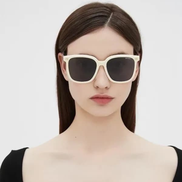 미우미우 여성 이니셜 선글라스 - Miumiu Womens Sunglasses - acc4… - 1