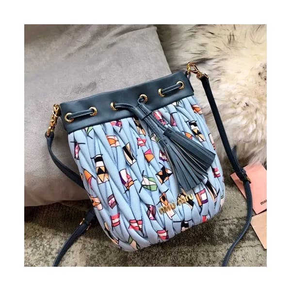 MiuMiu 2019 Matelasse Bucket Shoulder Cross Bag,1… - 1