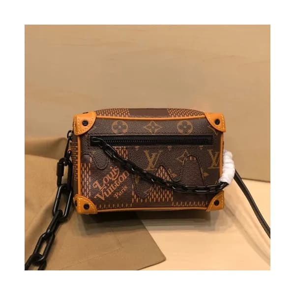 Louis Vuitton 2020 Trunk Shoulder Bag,18.5cm - 루이비… - 1