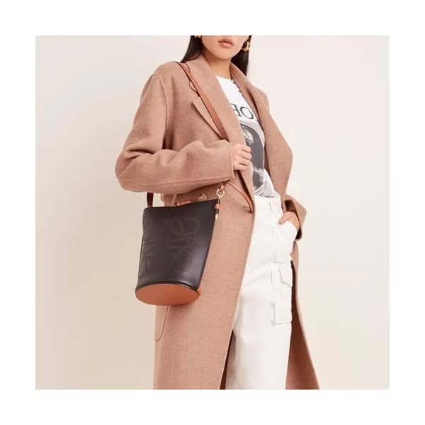 Loewe 2020 Leather Bucket Shoulder Bag, 29CM - 로에베… - 1