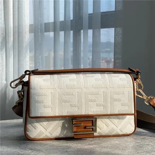 [트랜디한]Fendi 2021 Baguette Shoulder Bag,26cm,FENB06… - 1
