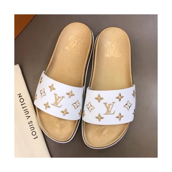 Louis Vuitton 2019 Mm/Wm Initial Logo Leather Slip… - 1