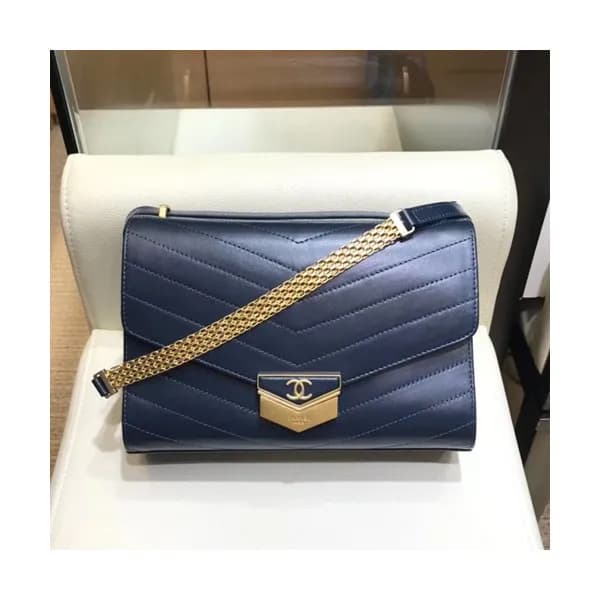 Chanel 2019 Leather Women Large Shoulder Bag,23CM … - 1