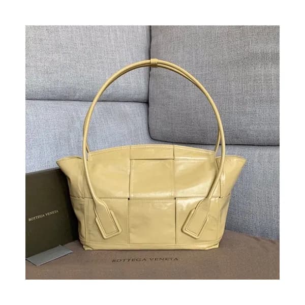 Bottega Veneta 2020 Arco Slouch Tote Bag,32cm - 보테… - 1