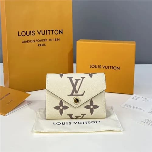 Louis Vuitton 2021 Women's Leather Wallet,12cm… - 1