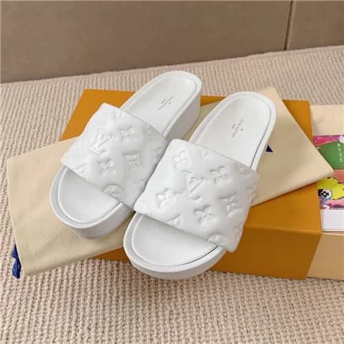 Louis Vuitton 2021 Women's Leather Slipper,LOU… - 1