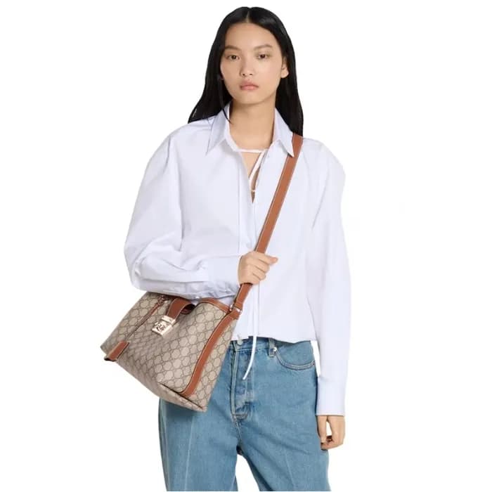 구찌 여성 GG 패들락 미디엄 숄더백 - Gucci Womens Padlock Medium… - 1