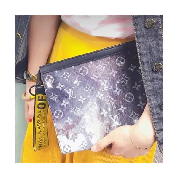 Louis Vuitton Pochette Voyage Clutch Bag ,27cm - 루… - 1