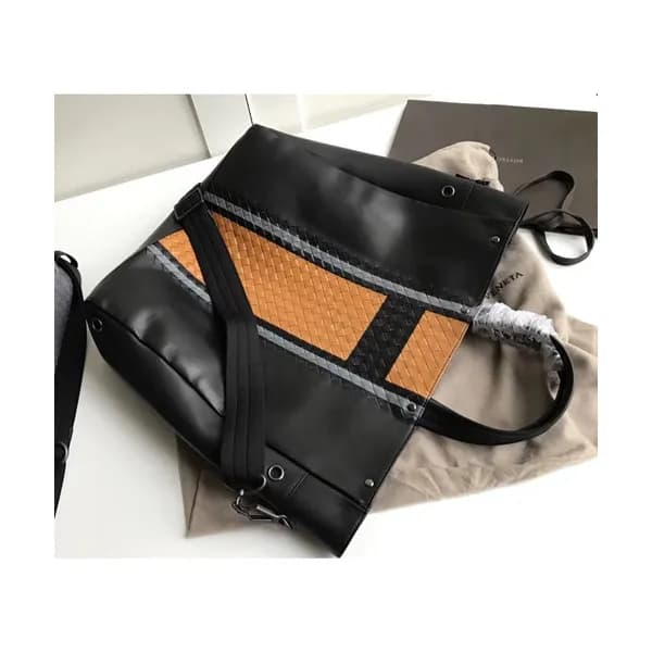[매장판][놀라운수납력]Bottega Veneta Leather Tote Shopper B… - 1