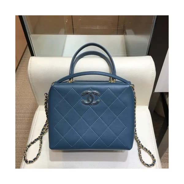 Chanel 2019 Leather Tote Shoulder Bag ,20CM - 샤넬 2… - 1