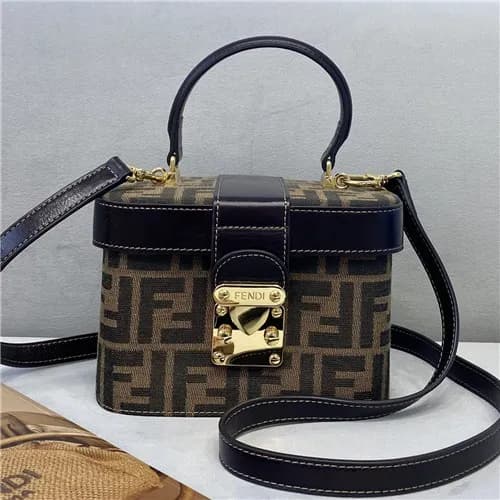 [펜디]Fendi 2021 Women's Fabric Tote Shoulder Ba… - 1
