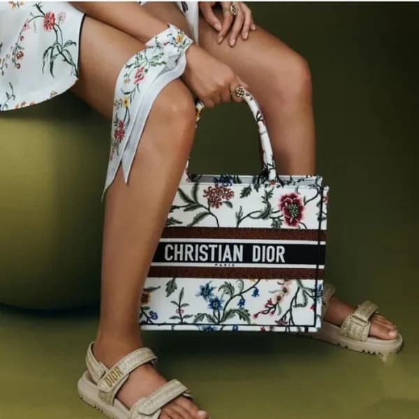 디올 여성 화이트 북토트 - Dior Womens White Book Tote - di31… - 1