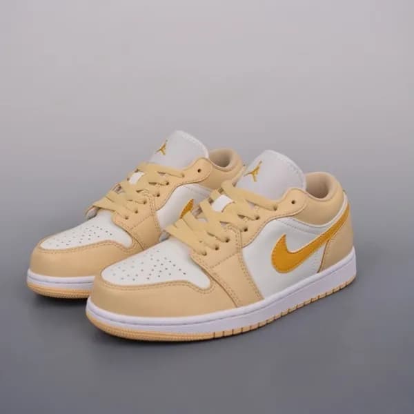 나이키 x Air Jordan 남/녀 옐로우 스니커즈 - Nike Unisex Yellow… - 1