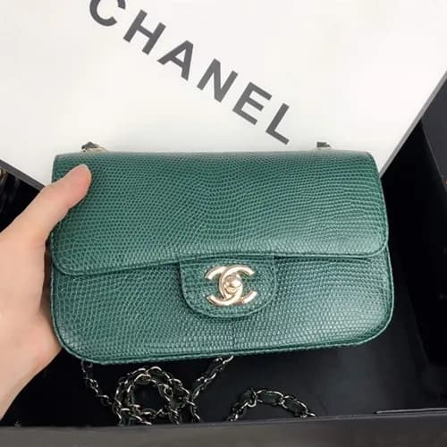 Chanel 2019 Lizard Leather Chain Shoulder Bag - 샤넬… - 1