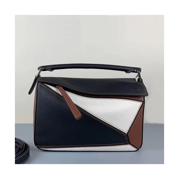 Loewe 2019 Puzzle Small Shoulder Bag, 24CM - 로에베 2… - 1