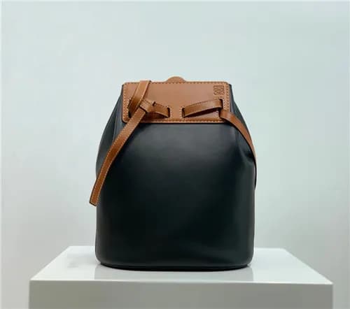 [로에베] Loevve 2021 Women's Leather Bucket Bag,2… - 1