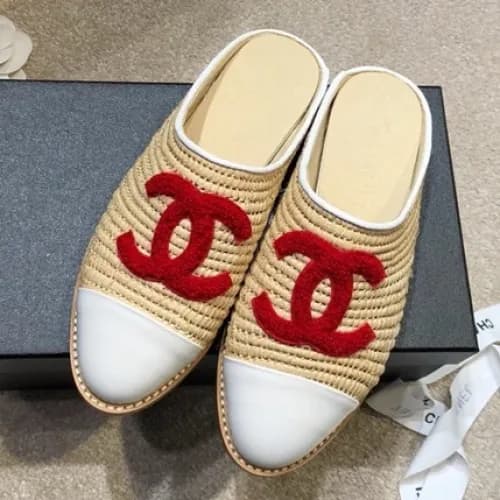 Chanel 2019 Ladies CC Logo Handicraft Sandals - 샤… - 1