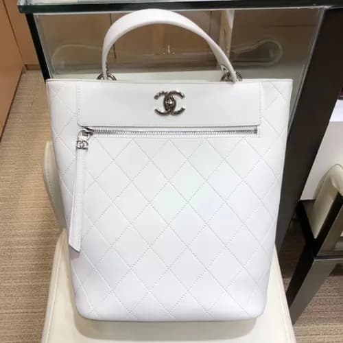 Chanel 2019 Bucket Shoulder Bag,24CM - 샤넬 2019 버킷 … - 1
