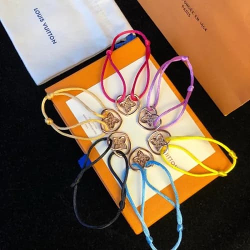 LouisVuitton Mm/Fm Bangle -루이비통 여성 18K도금 팔찌 Lou00… - 1