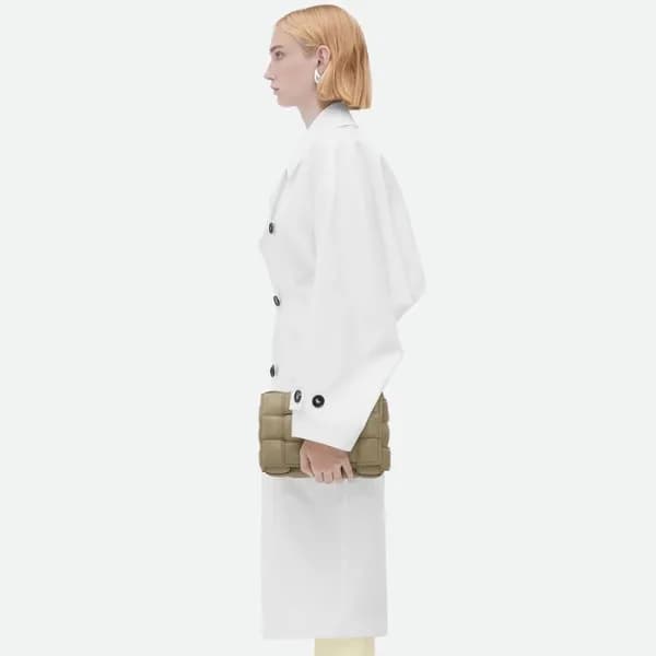 보테가베네타 여성 베이지 카세트백 - Bottega Veneta Womens Beige C… - 1