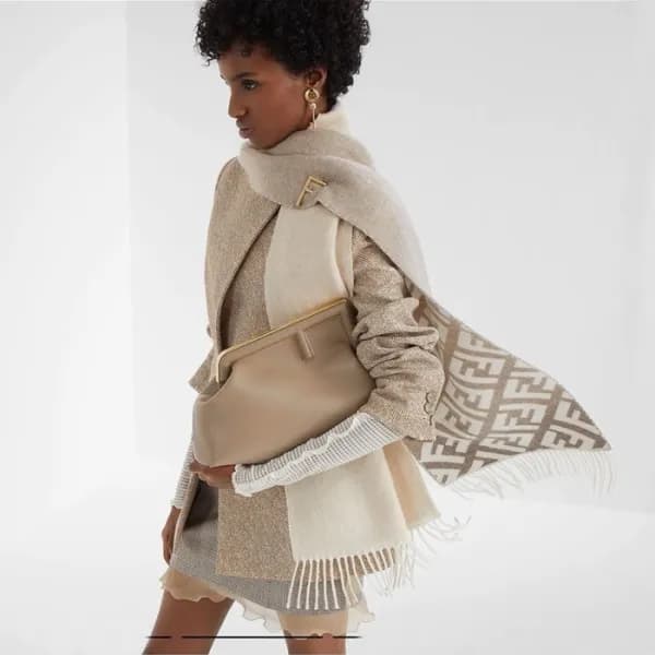 펜디 여성 카멜 머플러 - Fendi Womens Camel Muffler - acc170… - 1