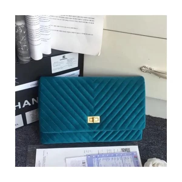 Chanel 2019 Velvet Women Clutch Bag ,28CM - 샤넬 201… - 1