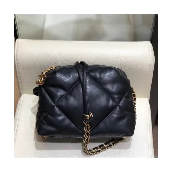 Chanel 2019 Leather Chain Cross Bag,21CM - 샤넬 2019… - 1