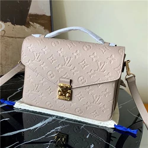[럭셔리한]Louis Vuitton 2021 Women's Leather Tote … - 1