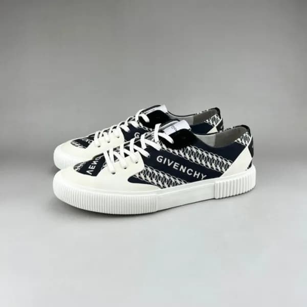 지방시 남성 클래식 블랙 스니커즈 - Givenchy Mens Black Sneakers … - 1