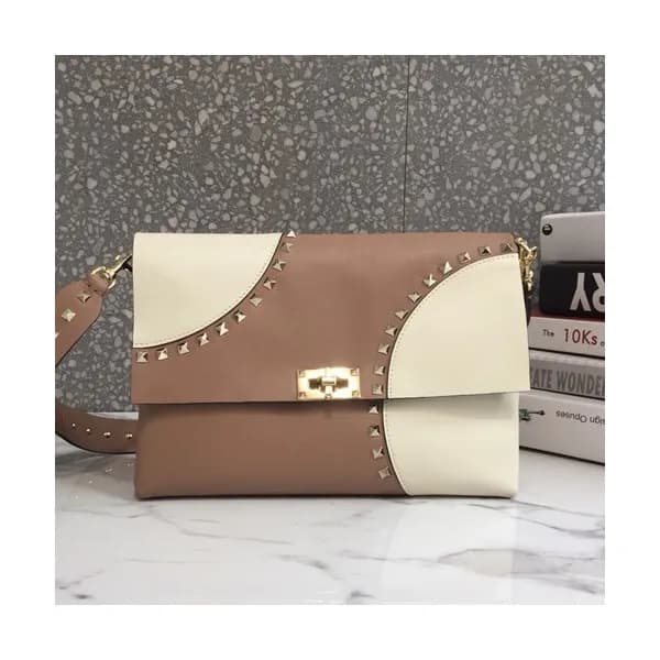 [심플한듯 센스있게 포인트~ ]Valentino 2019 Leather Rockstud S… - 1