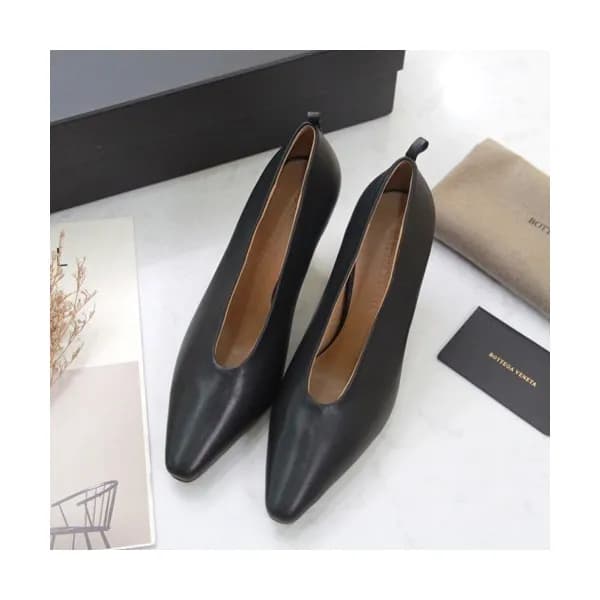 Bottega Veneta 2019 Ladies Leather Pumps Middle He… - 1