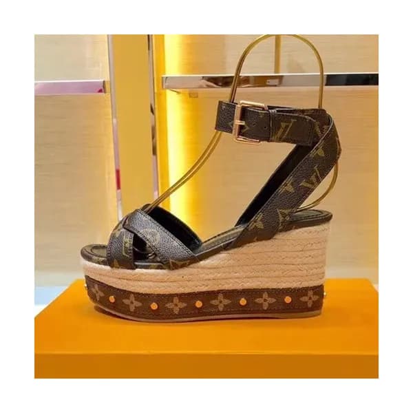 Louis Vuitton 2019 Ladies Leather Wedge Sandal - 루… - 1