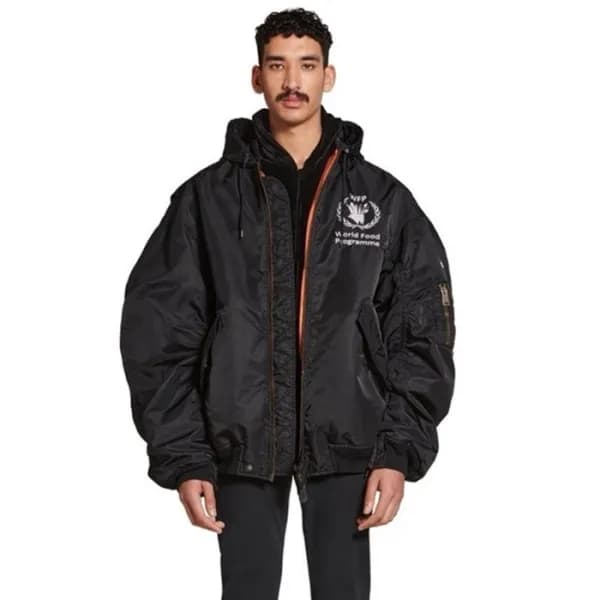 발렌시아가 남성 블랙 다운 자켓 - Balenciaga Mens Black Jackets … - 1